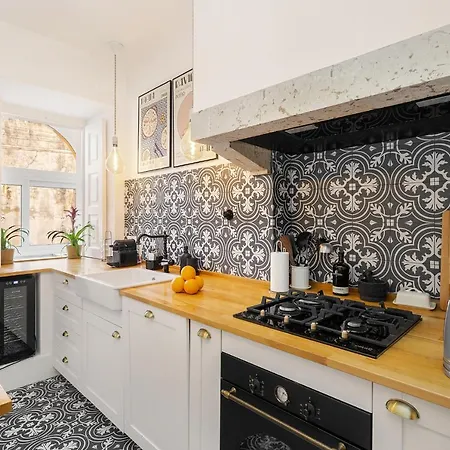 Whome Premium Alfama 2-br Great For Remote Workers & Digital Nomads شقة *