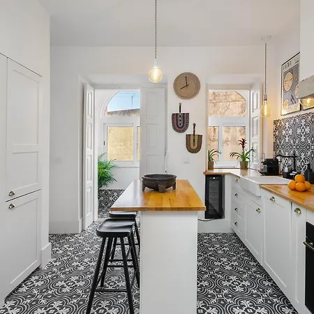 Whome Premium Alfama 2-br Great For Remote Workers & Digital Nomads